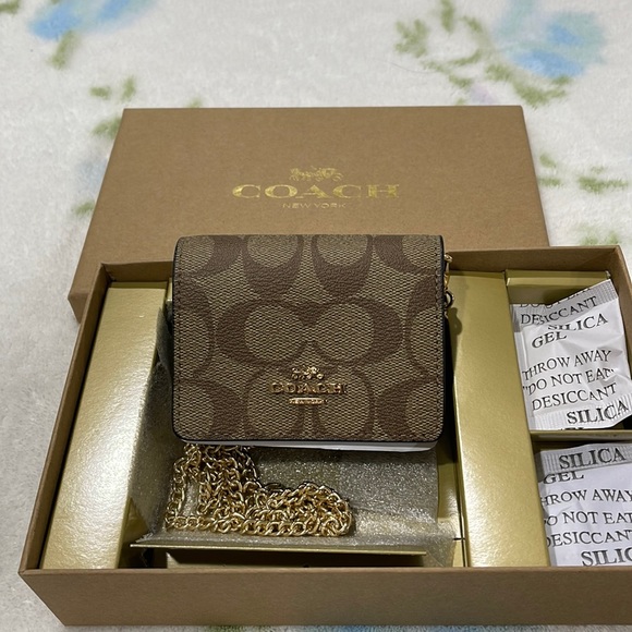 Coach Mini wallet On a Chain in Signature Canvas - Picture 1 of 6